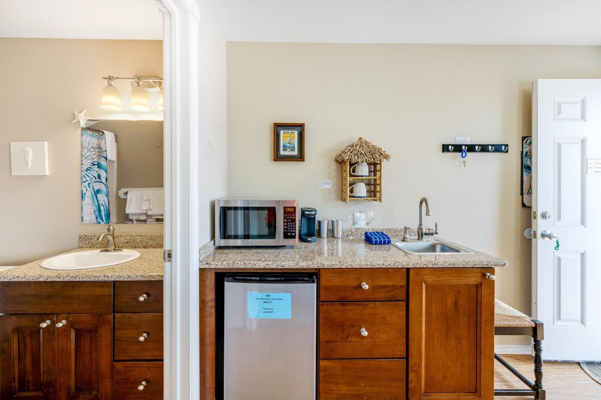 Captain'S Quarters And Cabins Depoe Bay Zimmer foto