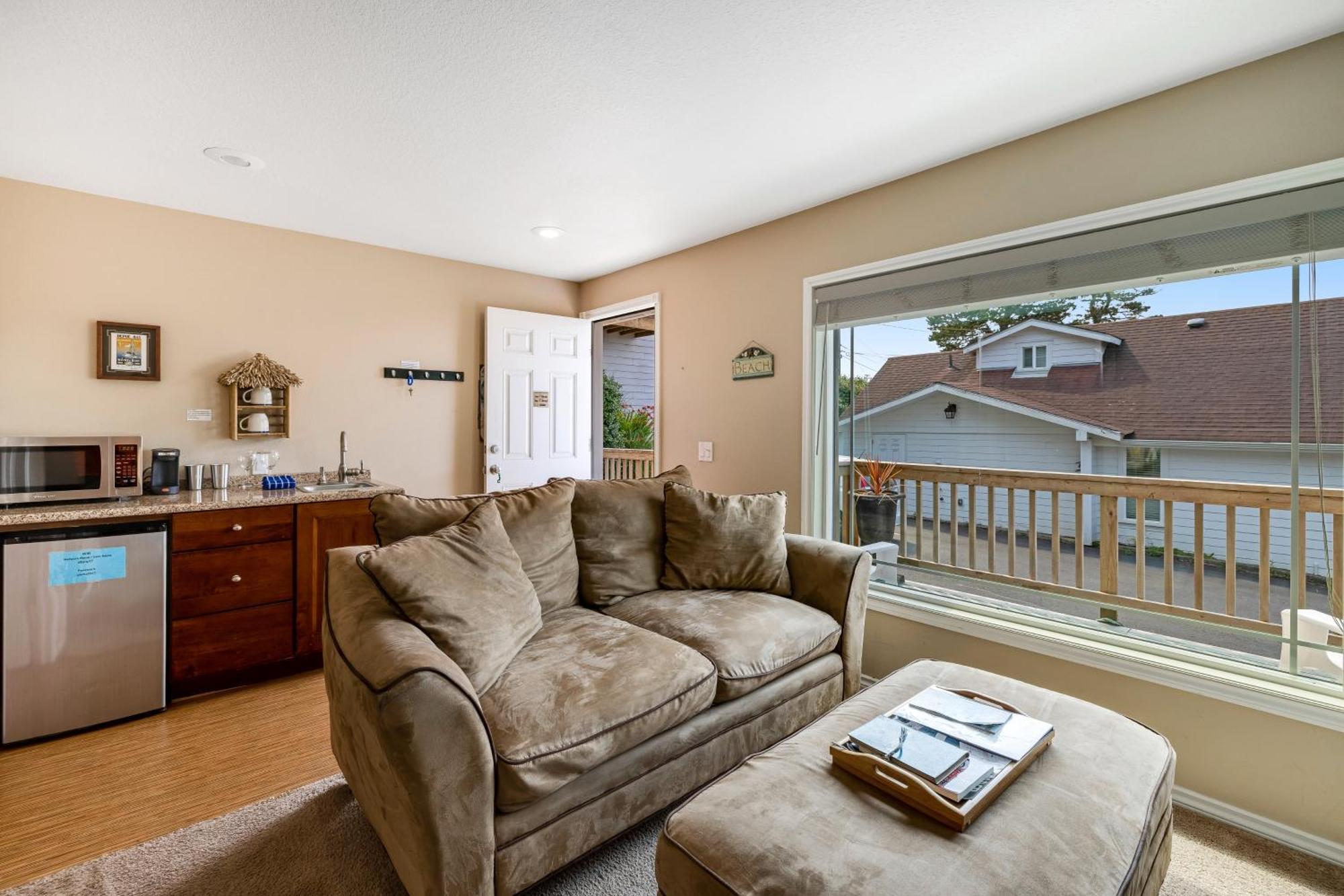 Captain'S Quarters And Cabins Depoe Bay Zimmer foto